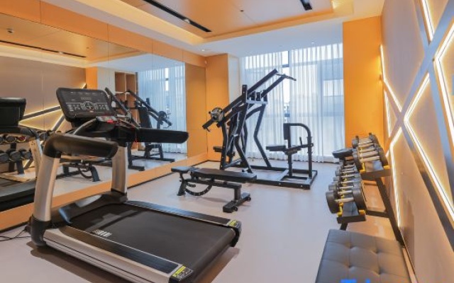 Berkshire International Hotel (Xinhua Ideal City Store at Enshi Airport) – Sports – Enshi Prefecture
