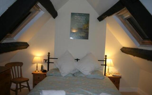 Half-pint Cottage