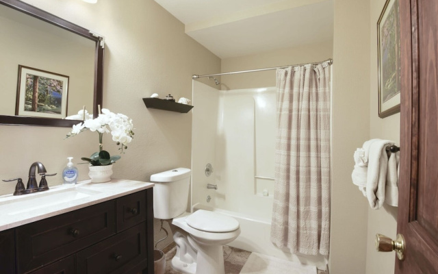 Shoreline Vista | 180° Lake Views | Pet-Friendly | 2 Master Suites