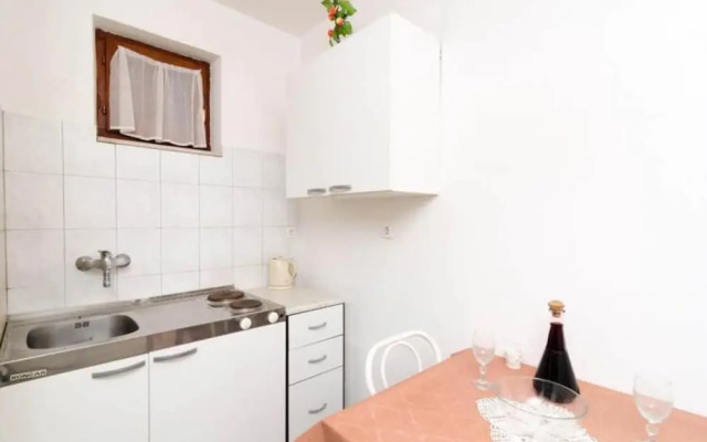 Apartment Dalmatin Zuljana - Two-bedroom Apartment 2