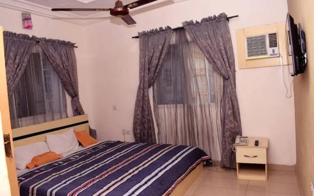 Buggatti hotel and suit