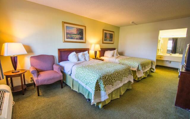 莱瑟姆戴斯套房酒店/北阿尔巴尼(Albany Airport Hotel)