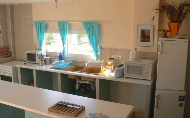 Les Truffiers Yourtes et roulotte