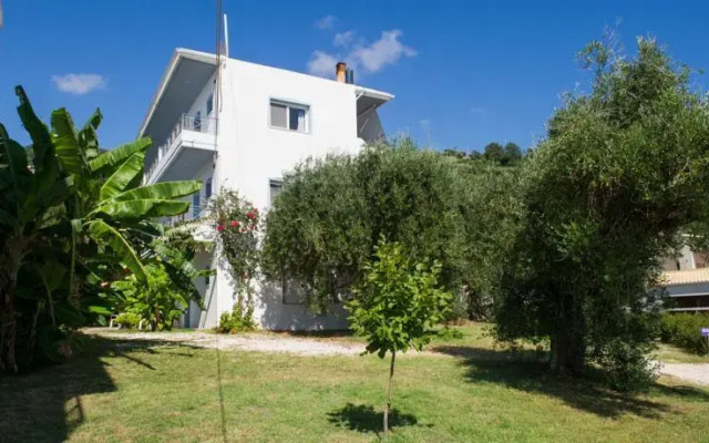 Studios Avra