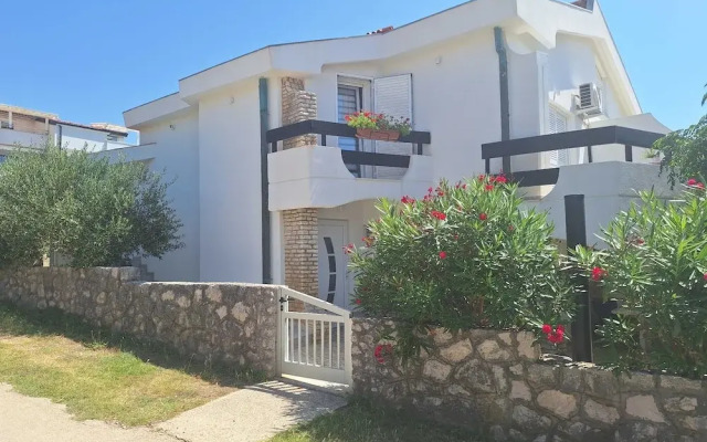 Sea View Apartment Povljana