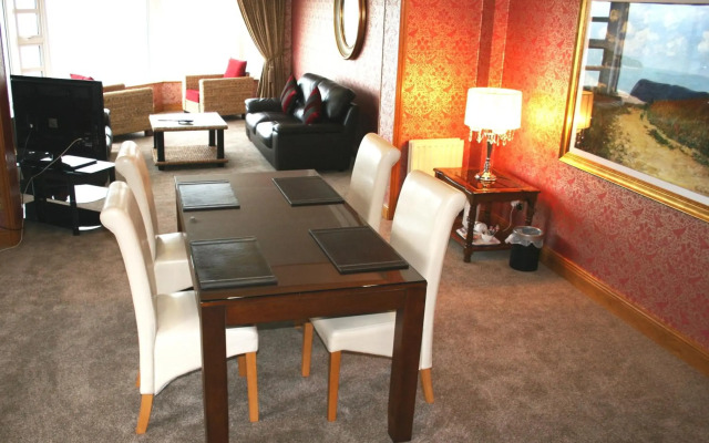 Royal Court Hotel