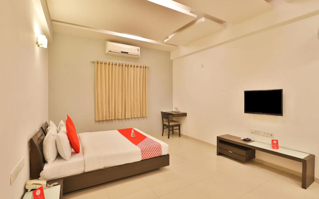 OYO 5054 Sun-N-Step Club