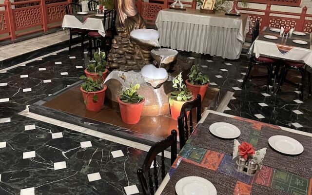 Hotel Navrang