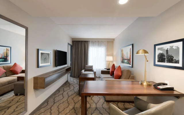 Embassy Suites by Hilton Chicago Naperville