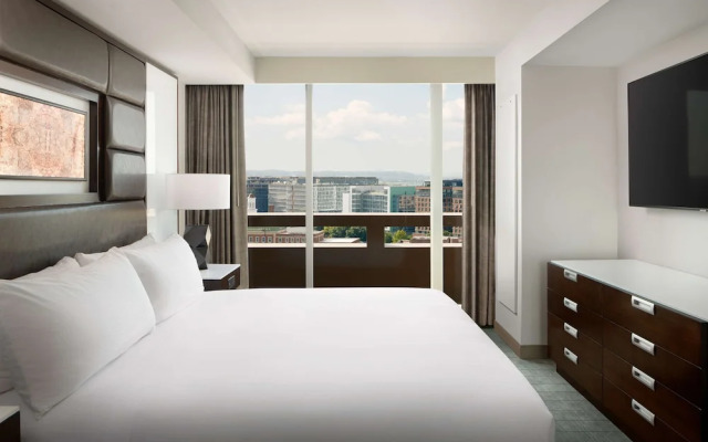 Отель Hilton Washington DC National Mall The Wharf