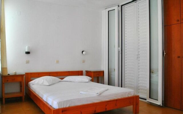 Ariadni Apartments