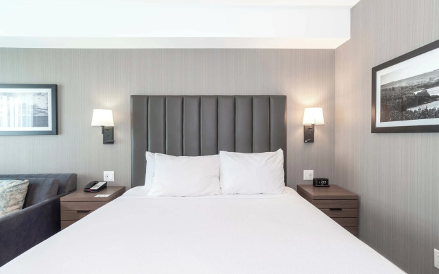 Sandman Signature Saskatoon South Hotel