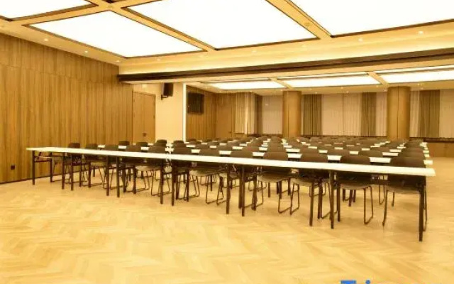 IntercityHotel Urumqi Beijing Road Torch Tower