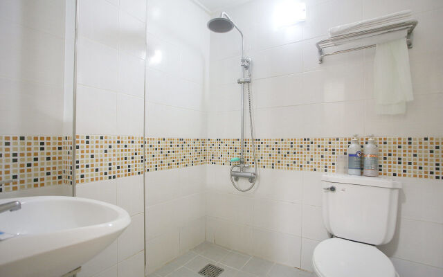 Naiad Pension & Motel