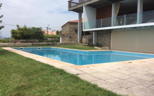 Casa c/ Piscina e Churrasqueira Mystay
