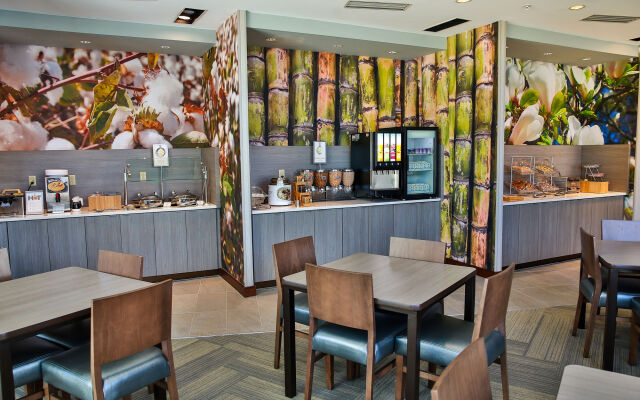 Fairfield Inn & Suites by Marriott Savannah Midtown