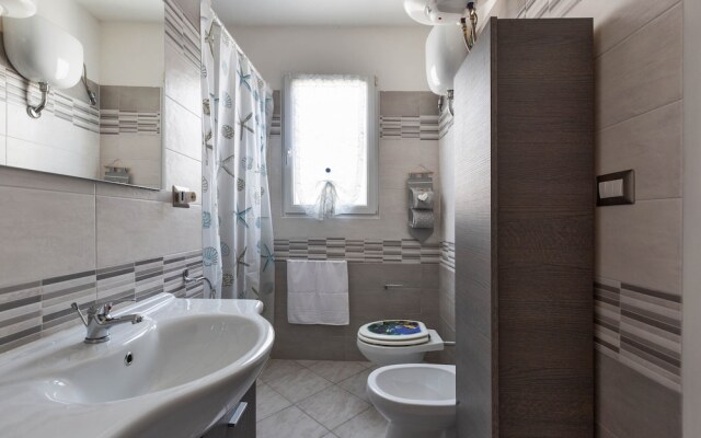 2060 Villetta Krystle