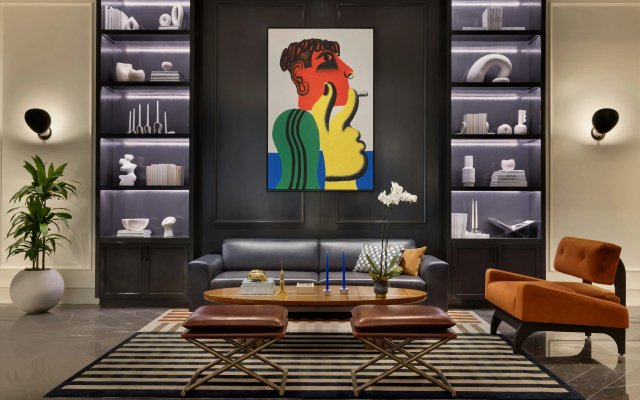 106 Jefferson Huntsville, Curio Collection by Hilton