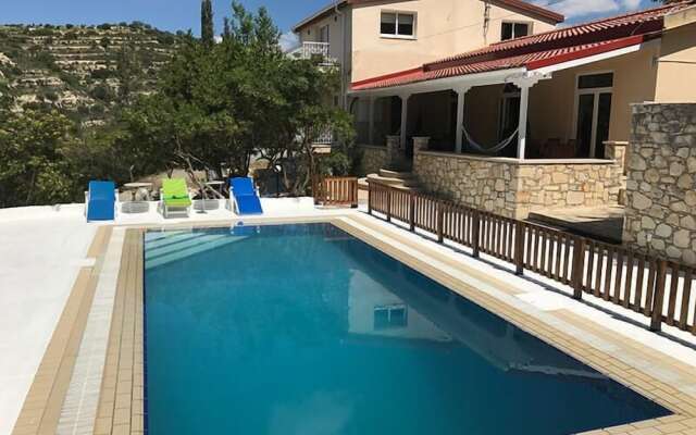 Villa Mayzus