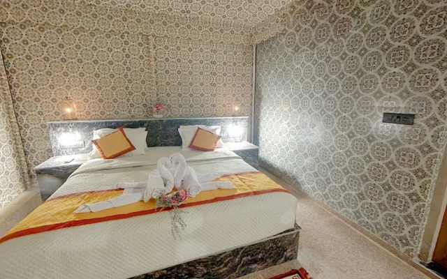 Seven Palms Luxury Camp