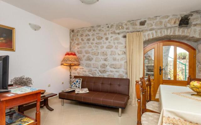 Apartment Old Stone House