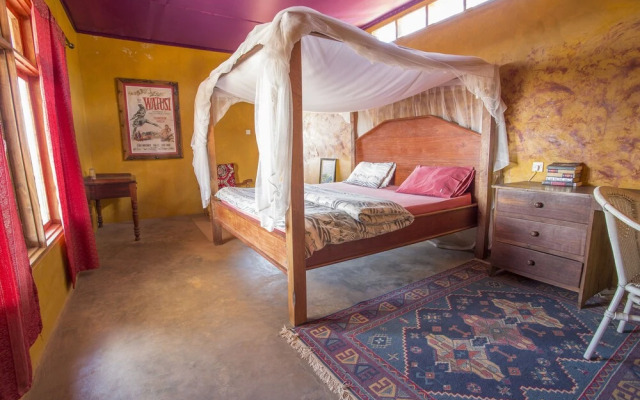 Boundary Hill Lodge