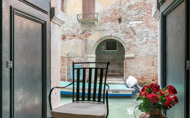 Riva Palace Apartments
