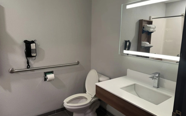 Microtel Inn & Suites by Wyndham Independence