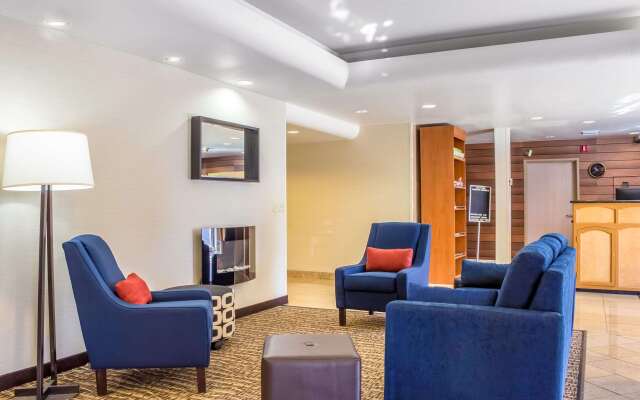 Comfort Inn & Suites near Kino Sports Complex