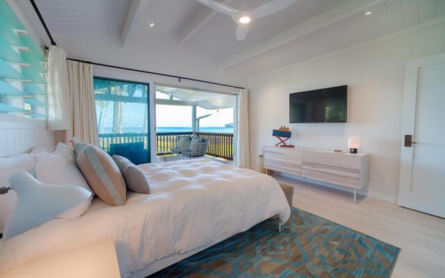 Hanalei Beach House 5 Bedroom Home by RedAwning