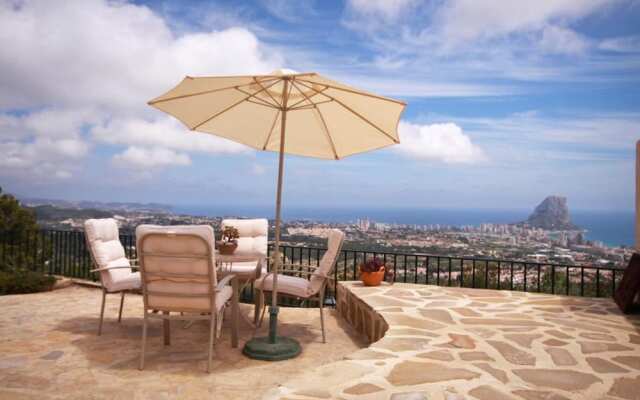 Villa - 3 Bedrooms with Pool, WiFi and Sea views - 106384