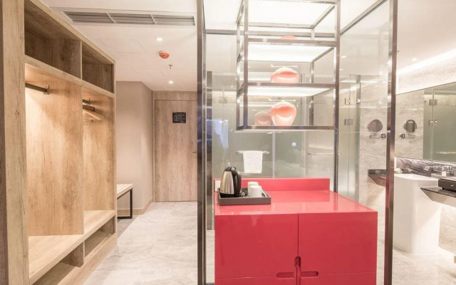 Chongqing Nordic Ins First Line Riverview Cinema-style Inn