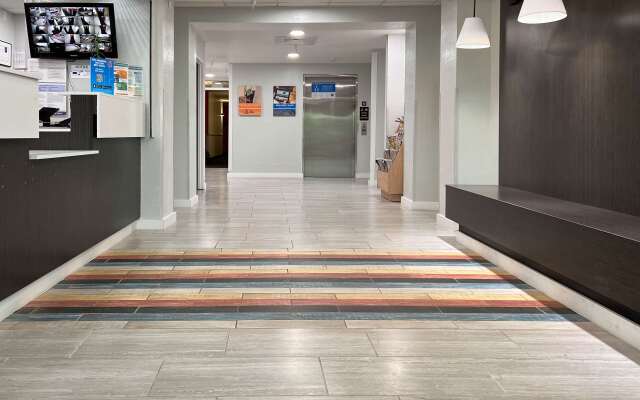 Motel 6 Springfield, IL