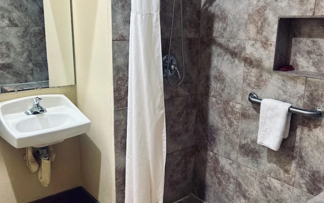 Red Lion Inn & Suites Blue Springs