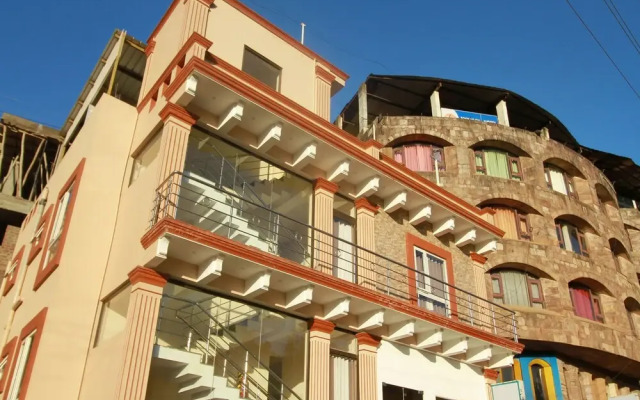 OYO 11727 Sivaraja Residency