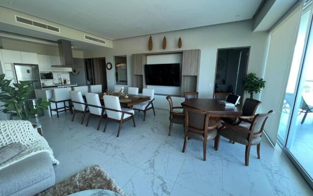 Maritima playa by Peninsula