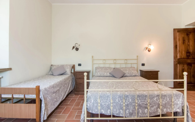 Villa in Tavoleto With Pool