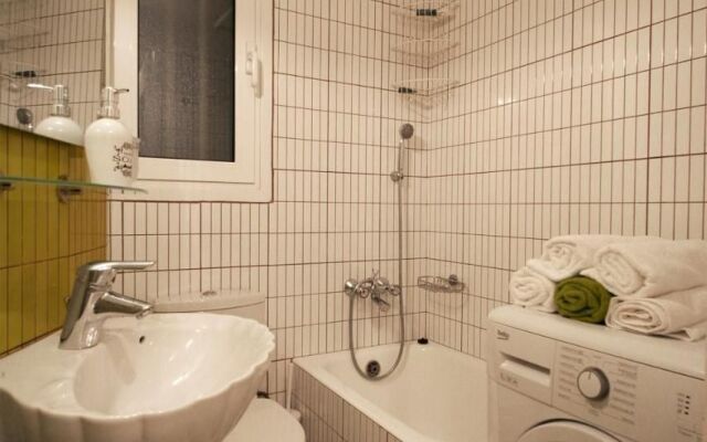 Luxury flat in Kolonaki, 3’ Metro