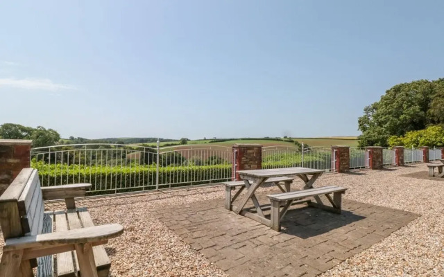 7 The Manor House, Hillfield Village