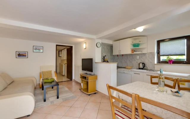 Apartment Dado