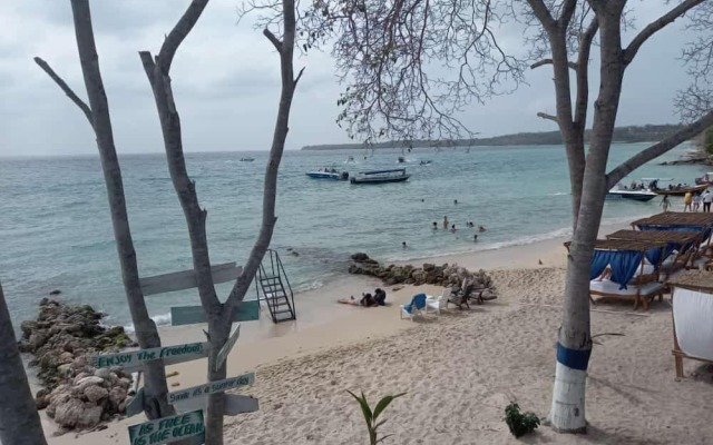 Freedom Beach Hotel