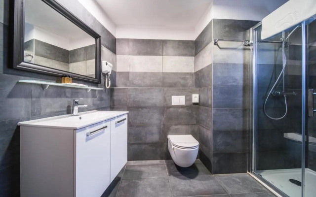 Rustica Rooms