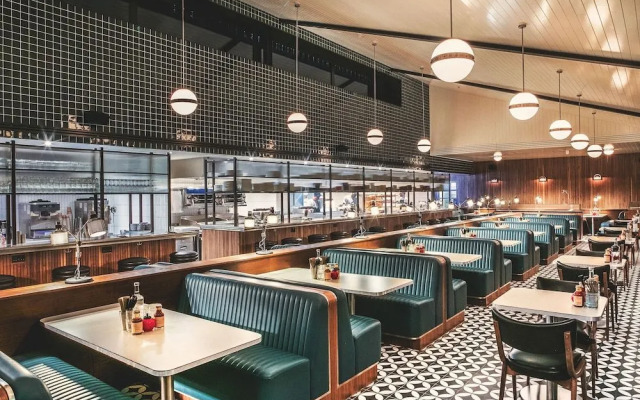 Mollie's Motel & Diner