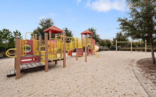 4049otd-solterra Gated Resort