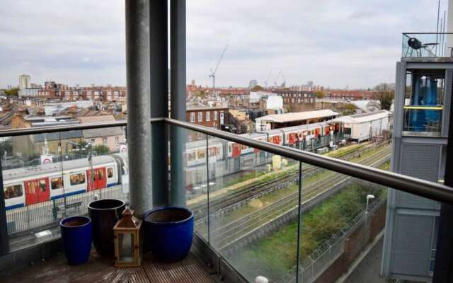 Homely Flat With Balcony in Parsons Green