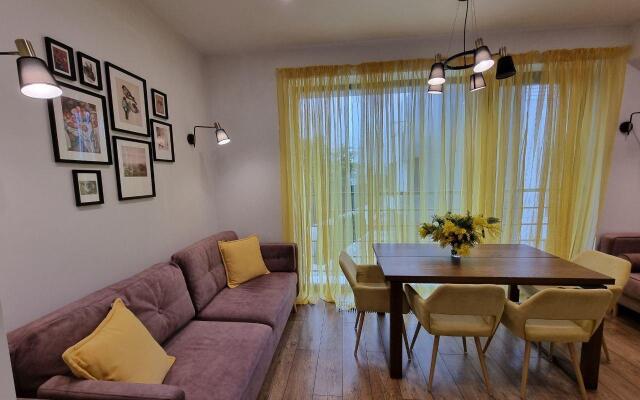 Apartments on Voroshilovgradskaya street 2D building 1