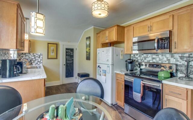 Goddess House on 6th