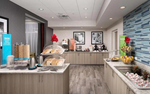 Hampton Inn Miami - Airport East, FL