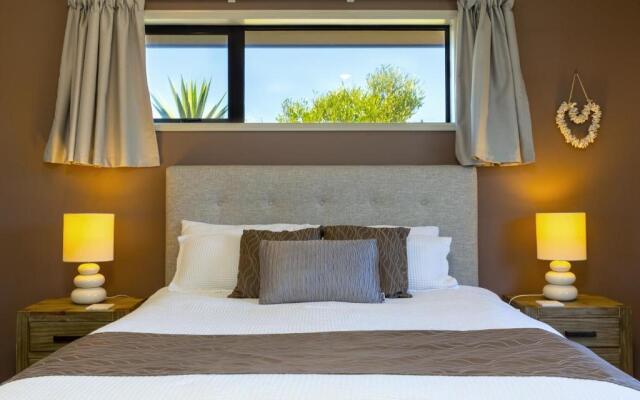 Ocean View Beachfront Apartment