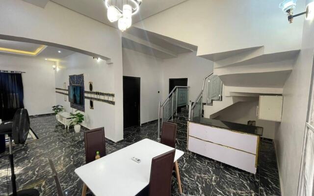 Immaculate 4-bed Detached Duplex in Lekki Chevron